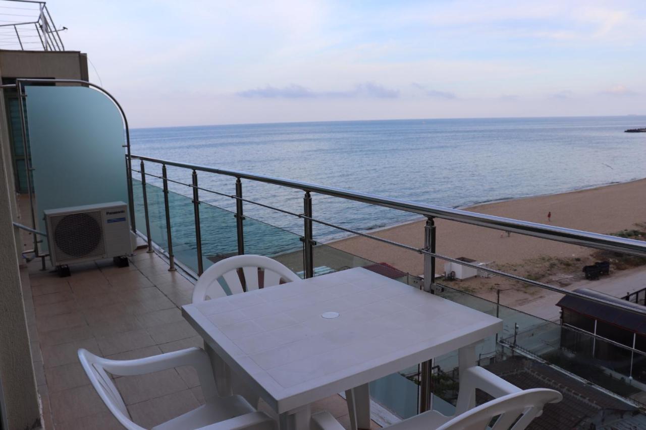 Beach Apartment No 17 圣君士坦丁和海伦那 外观 照片